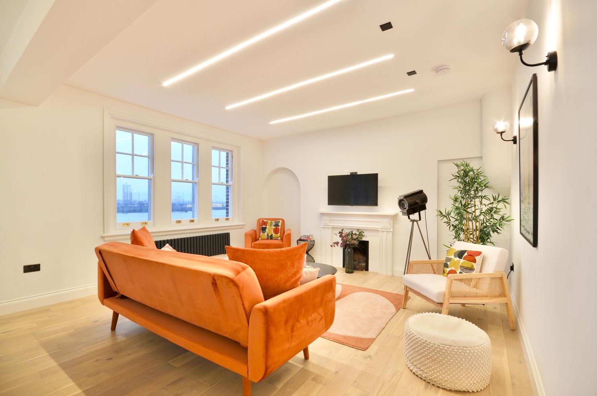 Newly Refurbished W/ River Views Appartement *